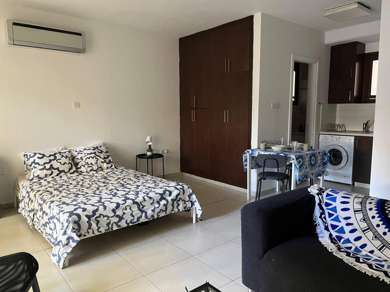Old Town Apartment *